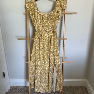 Off-Shoulder Dress - Perfect for Summer Events!